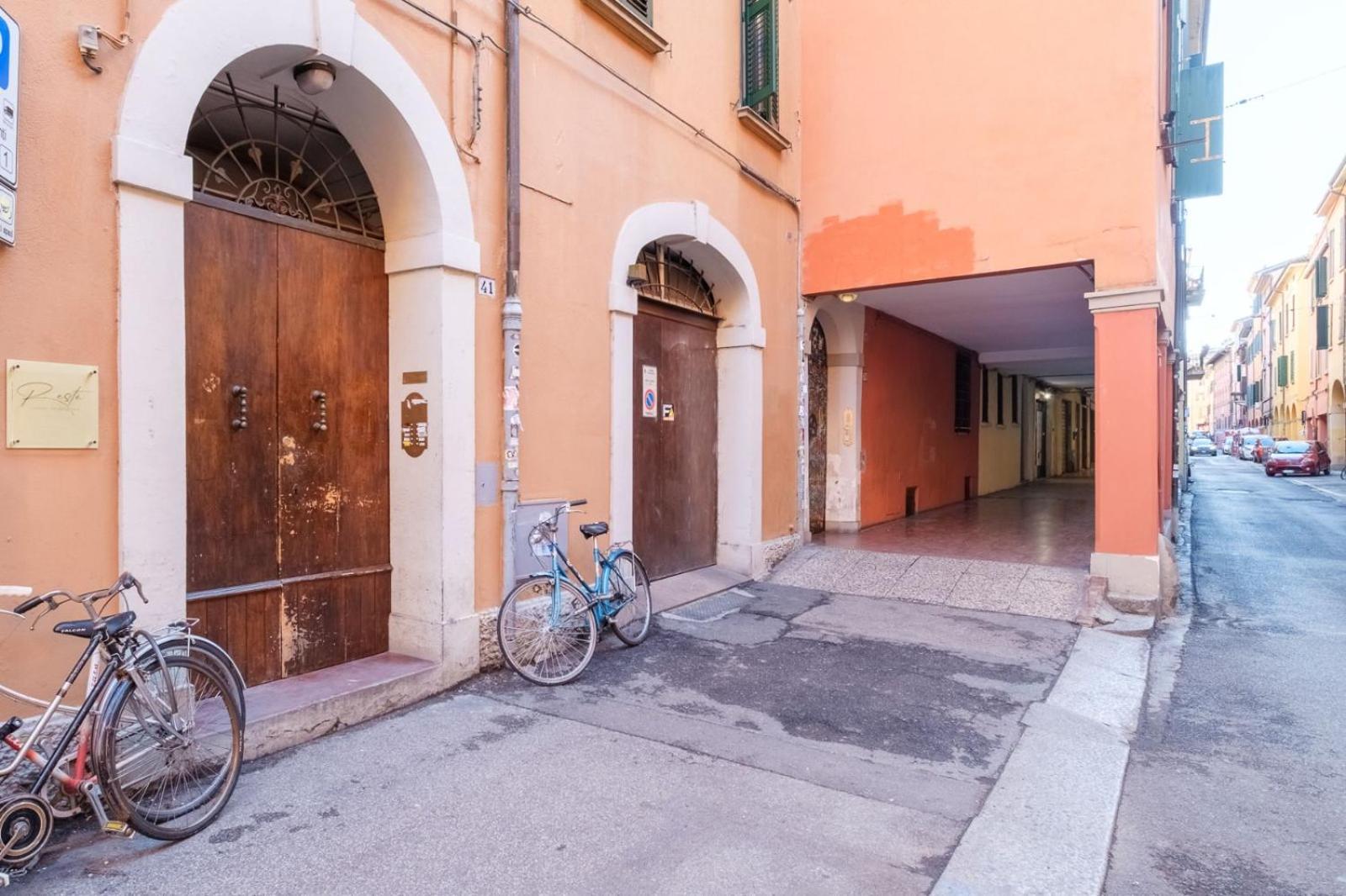 Piazza Maggiore - Il Sentiero Apartment With Private Garden Болонья Экстерьер фото